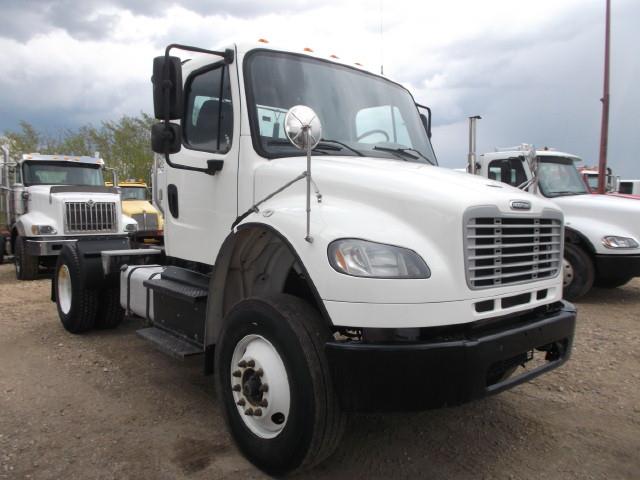 Image #1 (2016 FREIGHTLINER M2 S/A 5TH WHEEL TRUCK)